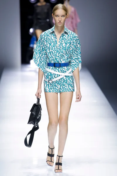 Look 28